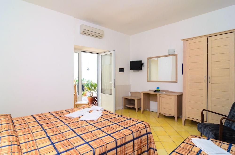 Giusto Hotel 3*